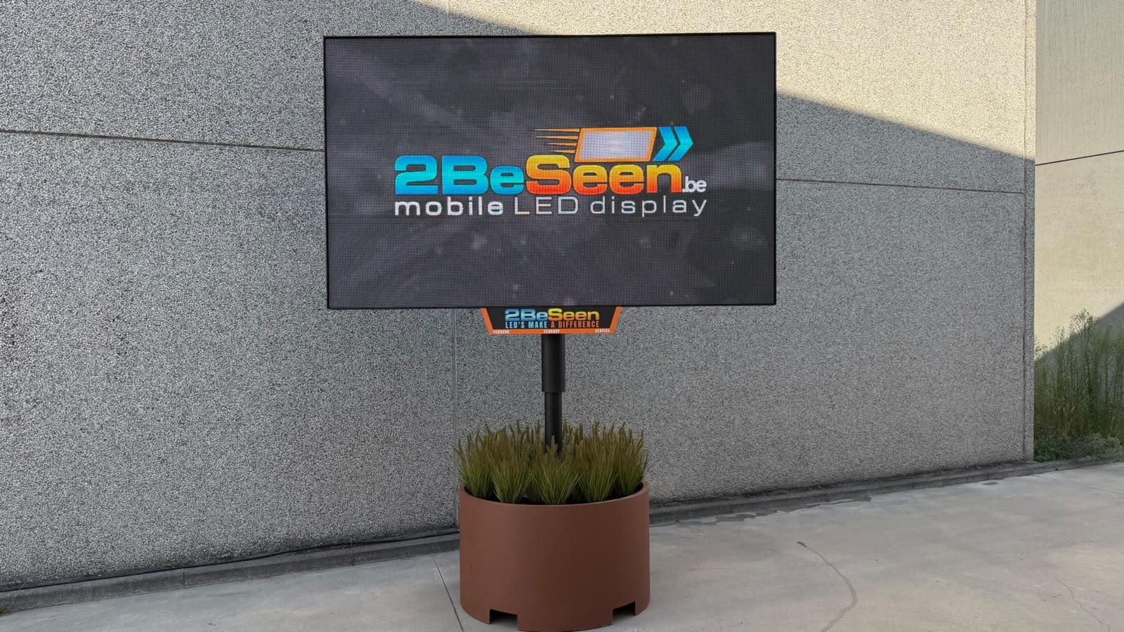 TOTEM LED, outdoor LEDscherm ontworpen en gebouwd door 2BeSeen