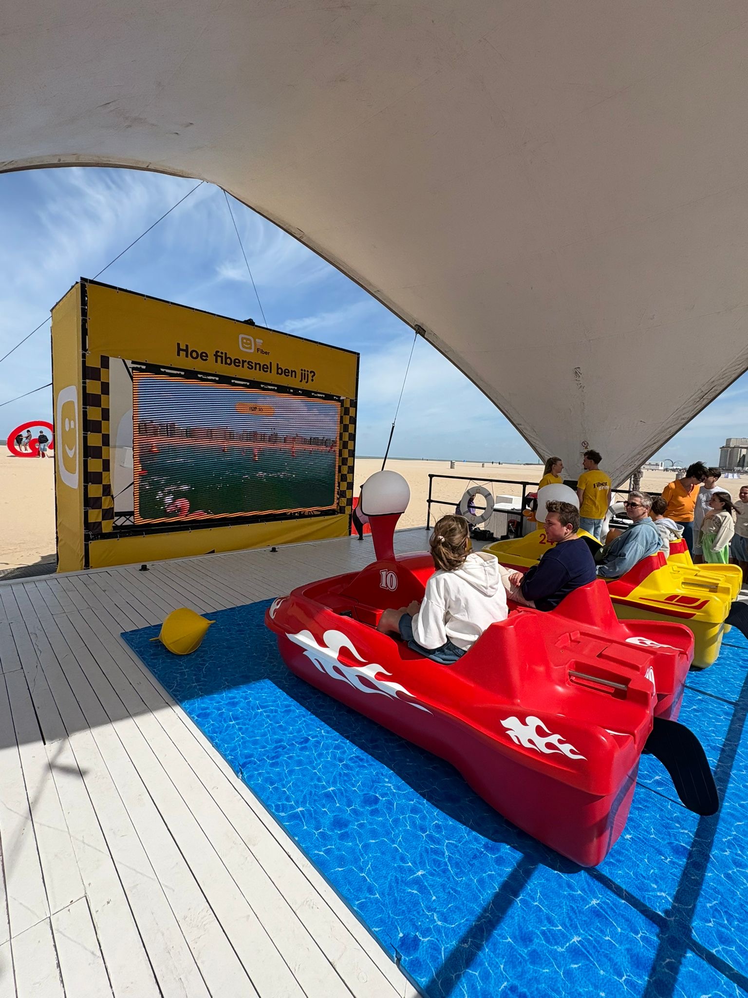 Interactieve LED-opstelling voor Telenet en Qmusic op Q-Beach in Oostende